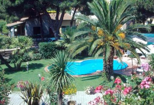 фото отеля Residence dei Fiori Campo nell"Elba