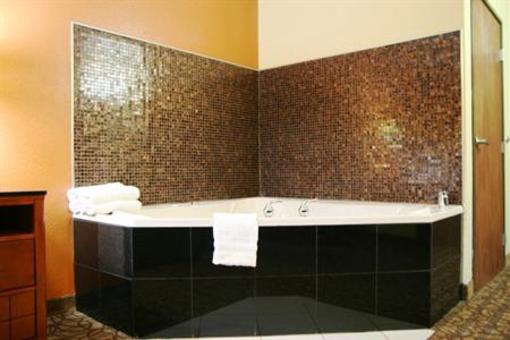 фото отеля Best Western Plus Midwest Inn & Suites