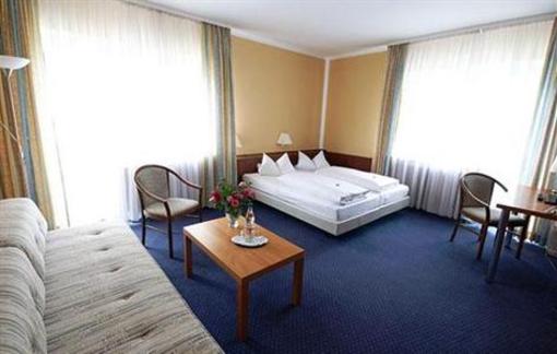 фото отеля Rheinhotel Luxhof Hockenheim