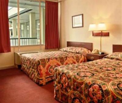 фото отеля Knights Inn Erie Downtown