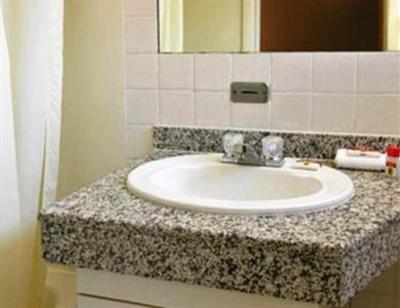 фото отеля Knights Inn Erie Downtown