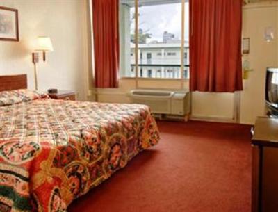 фото отеля Knights Inn Erie Downtown