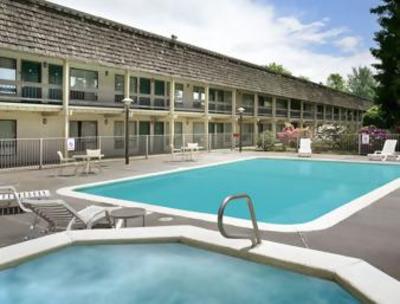 фото отеля Super 8 Motel Klamath Falls
