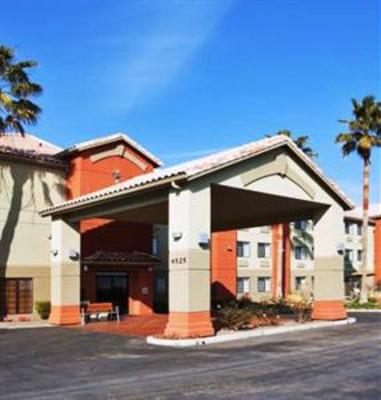 фото отеля Holiday Inn Express Westley
