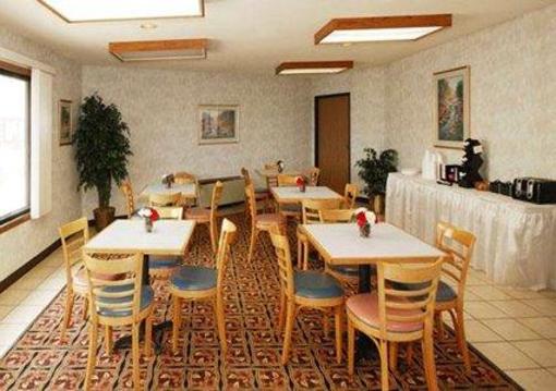 фото отеля Econo Lodge Inn & Suites Menomonie