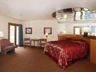 фото отеля Econo Lodge Inn & Suites Menomonie