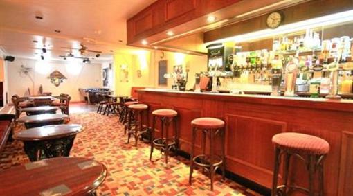 фото отеля Godolphin Arms Hotel