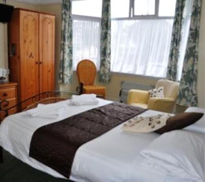 фото отеля Godolphin Arms Hotel
