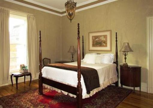 фото отеля Shadow Lawn Inn