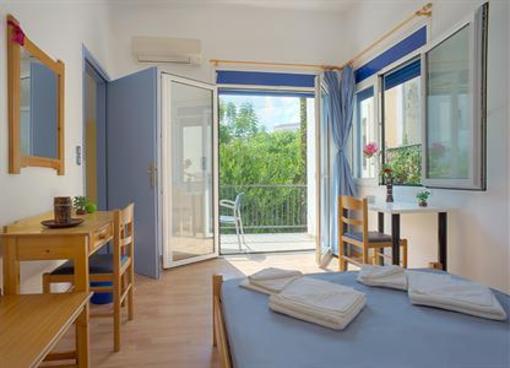 фото отеля Rent Rooms The Sea Front