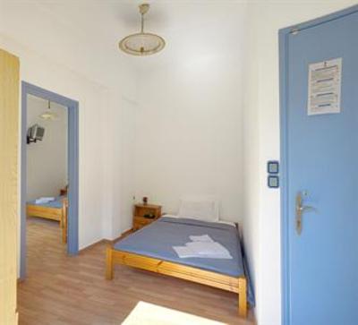 фото отеля Rent Rooms The Sea Front