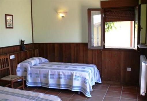фото отеля Hostal Masia del Cura Rubielos de Mora