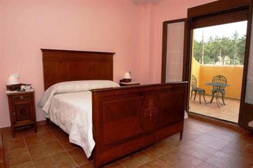 фото отеля Hostal Masia del Cura Rubielos de Mora