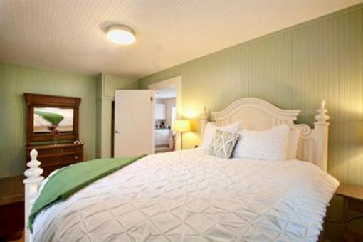 фото отеля Inn at Schoolhouse Creek