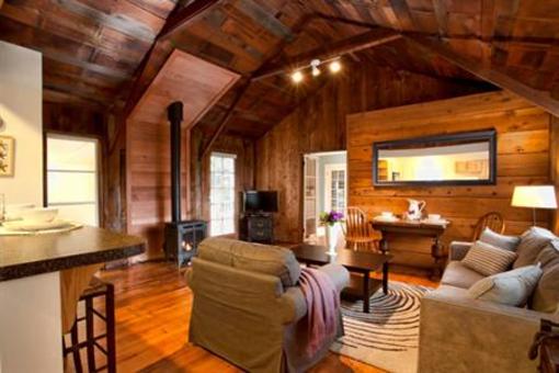 фото отеля Inn at Schoolhouse Creek