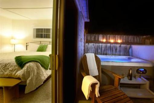 фото отеля Inn at Schoolhouse Creek