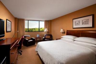 фото отеля Sheraton Richmond Park South Hotel
