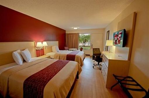 фото отеля Red Roof Inn and Suites Naples