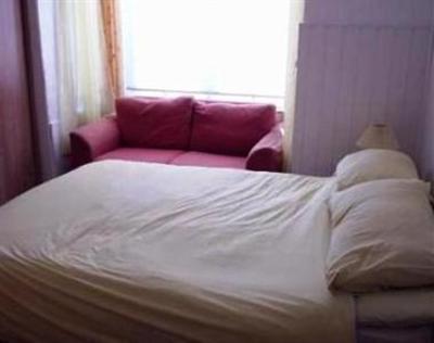 фото отеля Queens Walk Guest House Peterborough