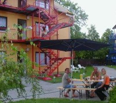 фото отеля Hostel Sunshinehouse Berlin