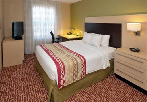 фото отеля TownePlace Suites Pensacola