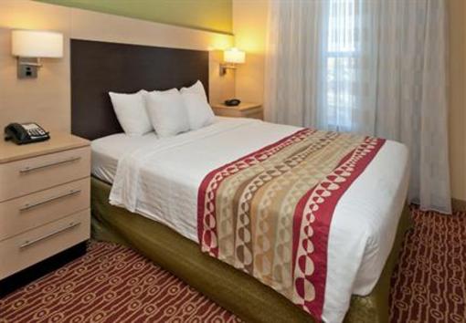 фото отеля TownePlace Suites Pensacola