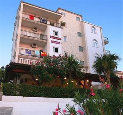 фото отеля Villa Paula Hotel Okrug Gornji