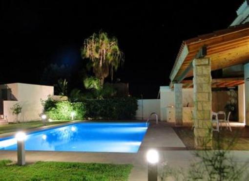фото отеля Sea Breeze Holiday Villas Paphos