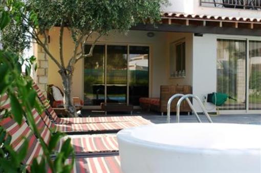 фото отеля Sea Breeze Holiday Villas Paphos