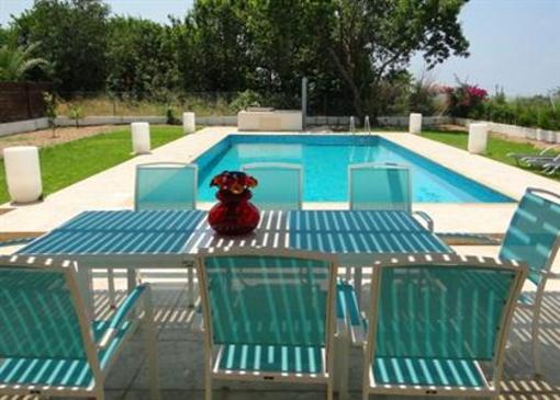 фото отеля Sea Breeze Holiday Villas Paphos