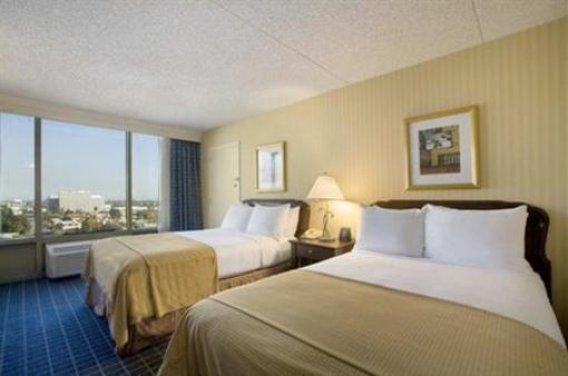 фото отеля Hilton Pasadena
