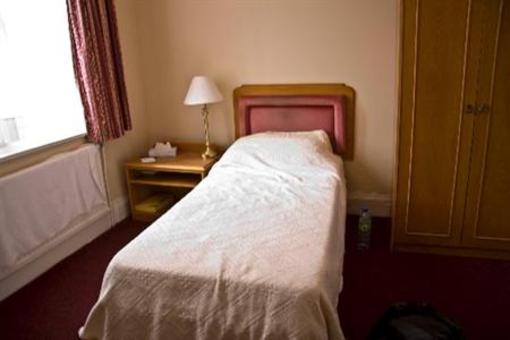 фото отеля The Courtlands Hotel