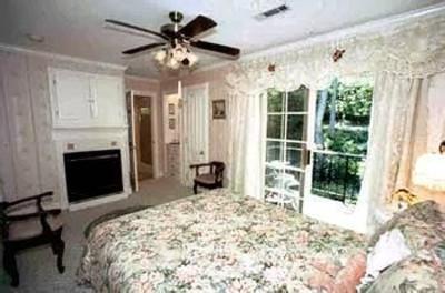 фото отеля Arsenic and Old Lace Bed and Breakfast Inn