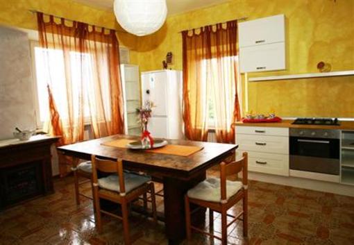 фото отеля Bed & Breakfast Leonardo Falconara Marittima