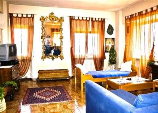 фото отеля Bed & Breakfast Leonardo Falconara Marittima