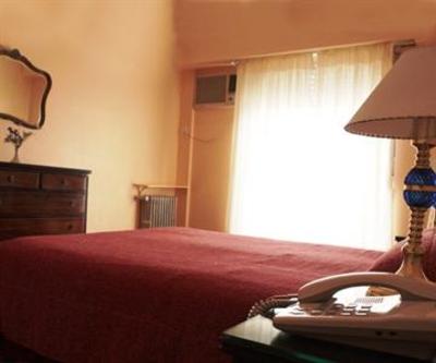фото отеля Hotel Lyon Buenos Aires