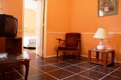 фото отеля Hotel Lyon Buenos Aires