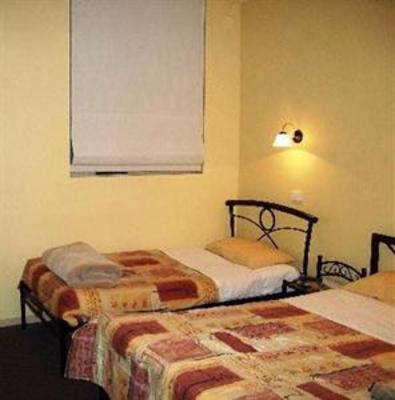фото отеля Montgomery's Private Hotel & YHA Backpackers