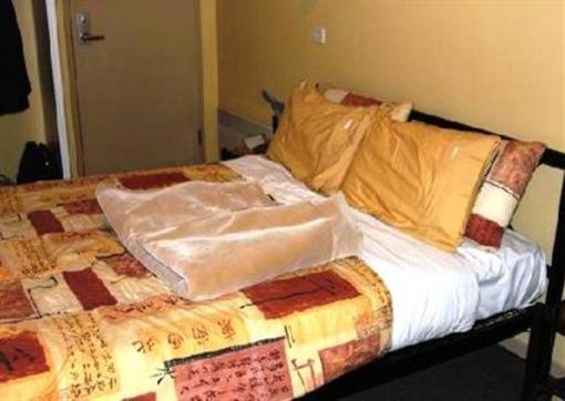 фото отеля Montgomery's Private Hotel & YHA Backpackers