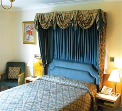 фото отеля The Hunters Lodge Hotel Crewe