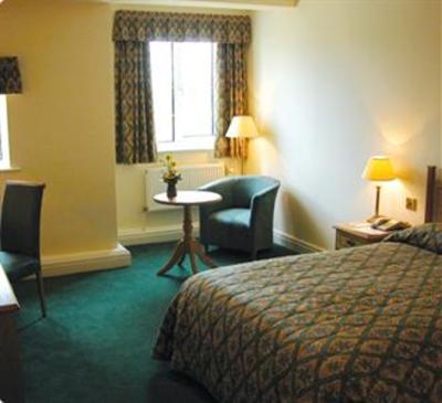 фото отеля The Hunters Lodge Hotel Crewe