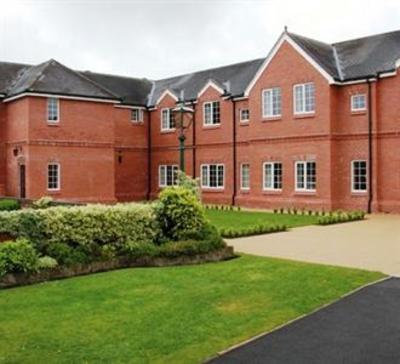 фото отеля The Hunters Lodge Hotel Crewe