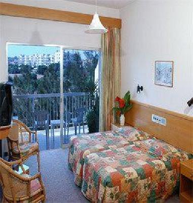 фото отеля Pernera Beach Hotel