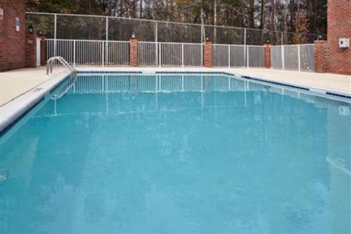 фото отеля Holiday Inn Express Hotel & Suites Hope Mills