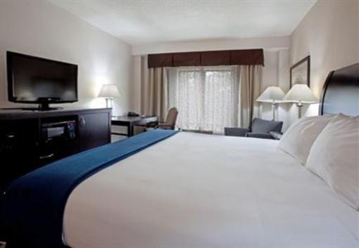 фото отеля Holiday Inn Express Hotel & Suites Hope Mills