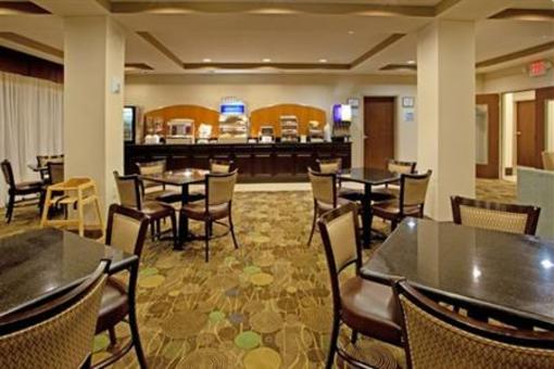 фото отеля Holiday Inn Express Hotel & Suites Hope Mills