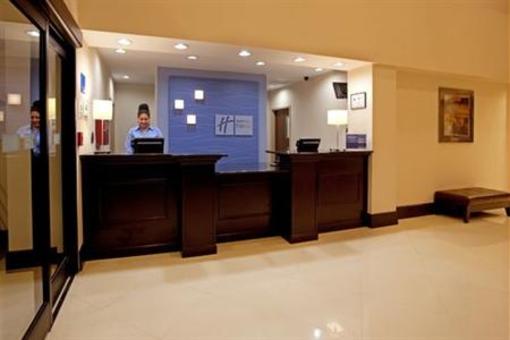 фото отеля Holiday Inn Express Hotel & Suites Hope Mills