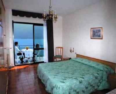 фото отеля Mercedes Hotel Limone sul Garda