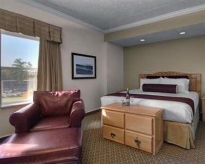 фото отеля Cherry Tree Inn & Suites