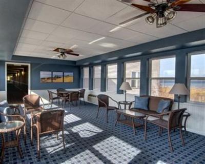фото отеля Cherry Tree Inn & Suites